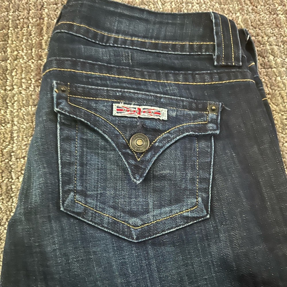 Beth Mid-Rise Baby Bootcut Jean/size 28